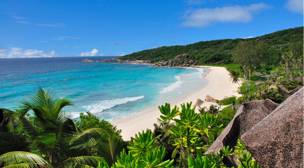 hotel-la-digue-island-lodge-seychelles-plage-grande-anse-slider-millemariages