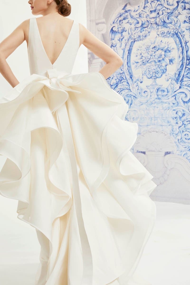 CAROLINA-HERRERA-FALL-2019-BRIDAL-COLLECTION-6