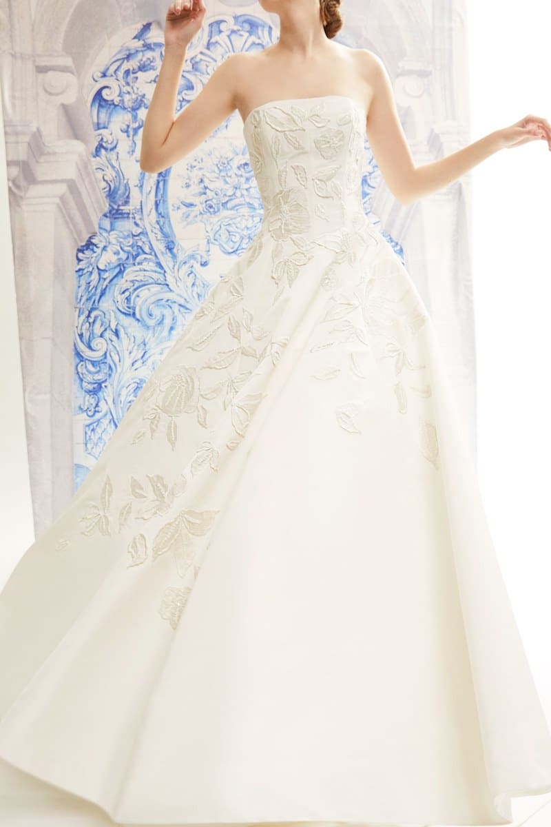 CAROLINA-HERRERA-FALL-2019-BRIDAL-COLLECTION-7
